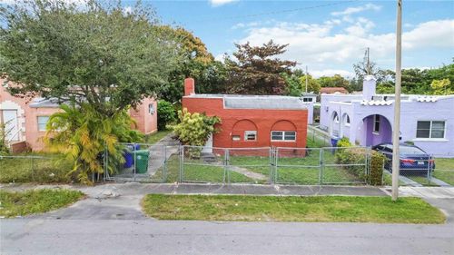 1839 Nw 49th St, MIAMI, FL, 33142-4010 | Card Image