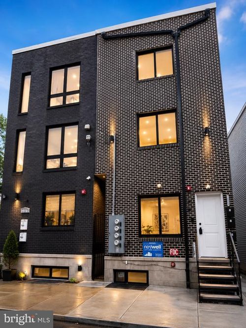 2209 N 7th St, PHILADELPHIA, PA, 19133-2152 | Card Image