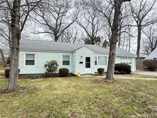 135 S Pierce Rd, East Greenwich, RI, 02818-3405 | Card Image