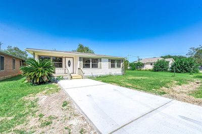 2214 11th Avenue, House other with 3 bedrooms, 1 bathrooms and null parking in Texas City TX | Image 2