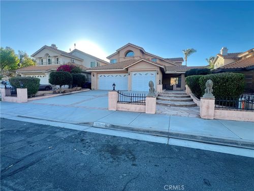 2909 Dorchester Cir, Corona, CA, 92879 | Card Image