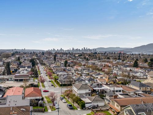2958 E 4th Avenue, Vancouver, BC, V5M1L2 | Card Image