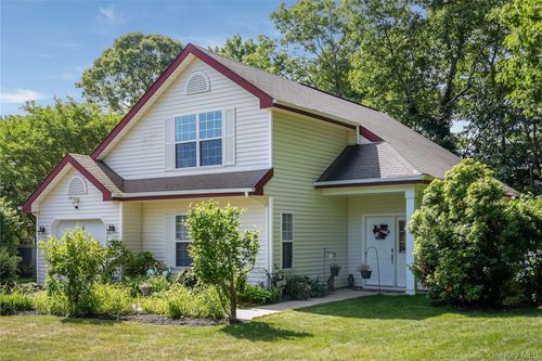 4 Blair Ct, Coram, NY, 11727-2266 | Card Image