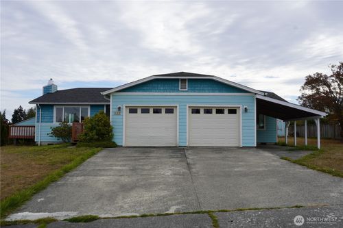711 Christman Pl, Port Angeles, WA, 98362-4926 | Card Image