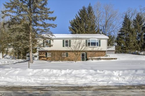 19 Danbury Ln, Lake Hopatcong, NJ, 07849-1116 | Card Image