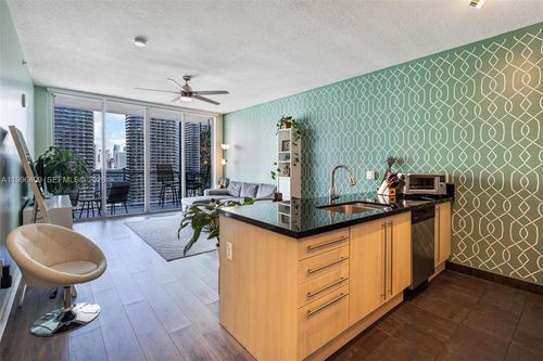 2721n-1111 Sw 1st Ave, Miami, FL, 33130-5401 | Card Image