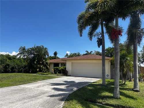 782 Se Norcross Ave, Port St Lucie, FL, 34983-2748 | Card Image