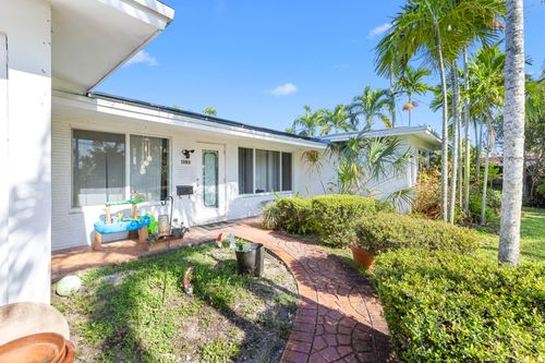 4030 Ne 16th Ter, Oakland Park, FL, 33334-5412 | Card Image
