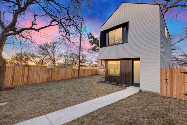 1804 Sylvan Dr, House other with 2 bedrooms, 3 bathrooms and 1 parking in Austin TX | Image 7