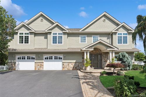 2935 Bay Drive, Hempstead, NY, 11566 | Card Image