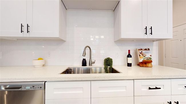 6211 Fairchild St, House other with 3 bedrooms, 3 bathrooms and 2 parking in Houston TX | Image 5