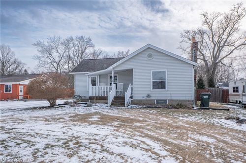 8242-8244 Navarre Rd Sw, Massillon, OH, 44646-8813 | Card Image