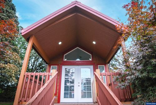 184-8372 Enchanted Way Se, Turner, OR, 97392-9674 | Card Image