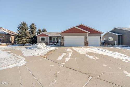3741 High Meadows Cir, Bismarck, ND, 58503-9076 | Card Image