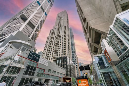 1101-35 Balmuto St, Toronto, ON, M4Y0A3 | Card Image