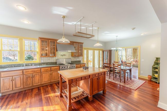 Kitchen | Image 12