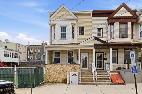 10 West 36th St, Bayonne, NJ, 07002 | Card Image