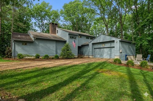 2429 Boston Branch Cir, Signal Mountain, TN, 37377-1701 | Card Image