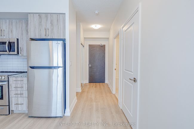 617 - 3600 Highway 7, Condo with 2 bedrooms, 1 bathrooms and 1 parking in Vaughan ON | Image 5