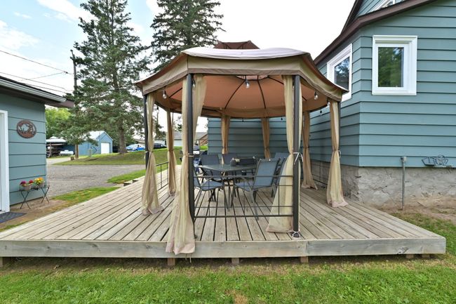 BACK PATIO DECK | Image 28