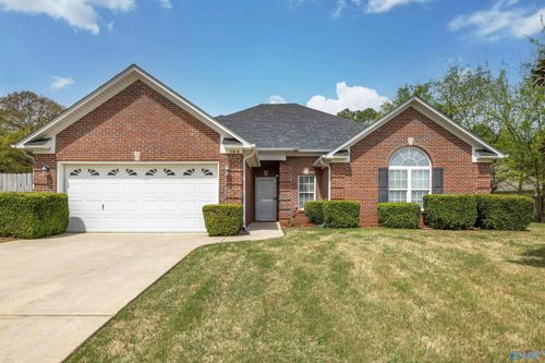 104 Silversprings Ln, Madison, AL, 35757-8434 | Card Image