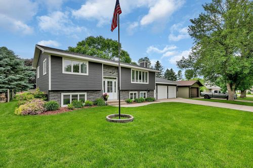 915 4th St Nw, Clara City, MN, 56222-1403 | Card Image