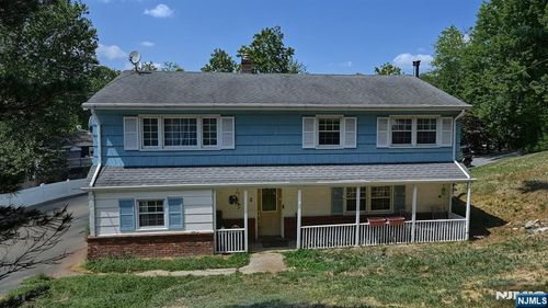 5 Wolfe Dr, Wanaque, NJ, 07465-1023 | Card Image