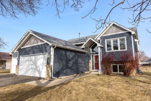 9042 Kentucky Ave N, Brooklyn Park, MN, 55445-3222 | Card Image