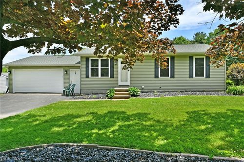 754 Warner Road Ne, Brookfield, OH, 44403 | Card Image