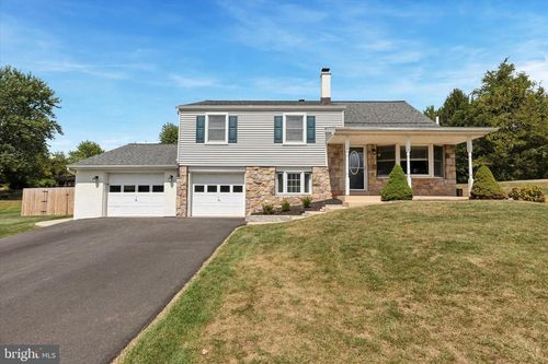 277 Maple Ave, Collegeville, PA, 19426-1627 | Card Image