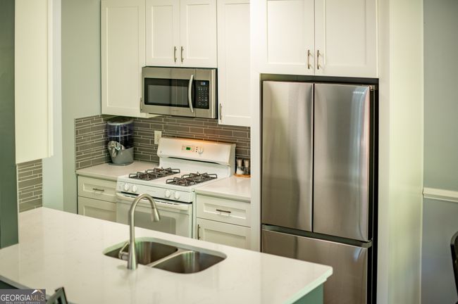 2135 Dillard Xing, Townhouse with 2 bedrooms, 3 bathrooms and null parking in Tucker GA | Image 17