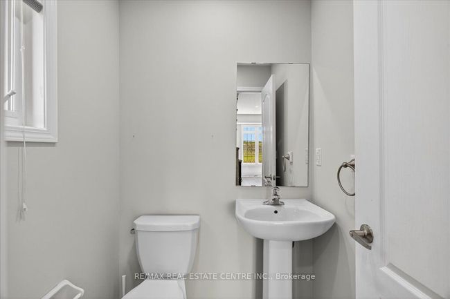 1373 Salem Rd N, House attached with 4 bedrooms, 3 bathrooms and 1 parking in Ajax ON | Image 27