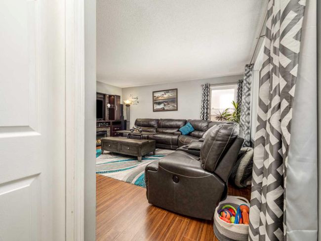 1106 41 Avenue N, Home with 4 bedrooms, 2 bathrooms and 5 parking in Lethbridge AB | Image 4