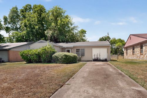 2225 Mayfair St, Ennis, TX, 75119-1562 | Card Image
