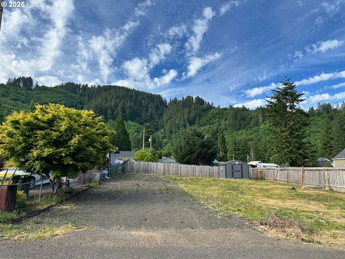 10892 E Mapleton Rd, Mapleton, OR, 97453-9603 | Card Image