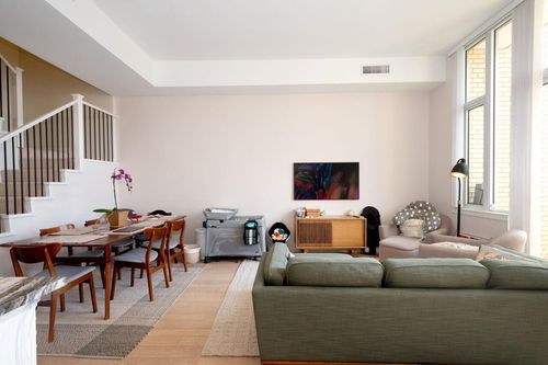 2063 10th Ave W, Vancouver, BC, V6J0H1 | Card Image