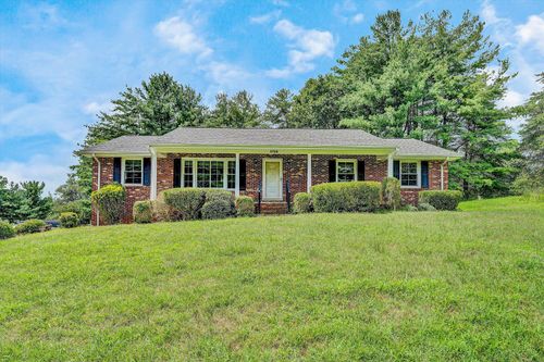 2720 Willowbrook Dr, Roanoke, VA, 24012-6956 | Card Image
