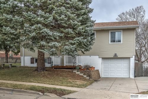 7301 S 81st St, La Vista, NE, 68128-2124 | Card Image