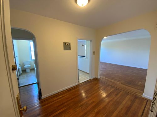 apt-5d-1 S Broadway, White Plains, NY, 10601-3526 | Card Image