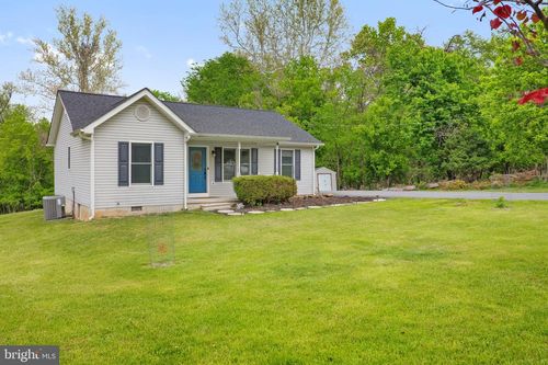 225 Cedar Creek Dr, HARPERS FERRY, WV, 25425-4830 | Card Image