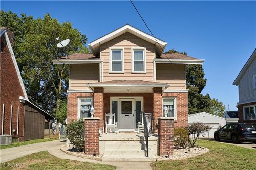 1473 Huguelet St, Akron, OH, 44305-2022 | Card Image