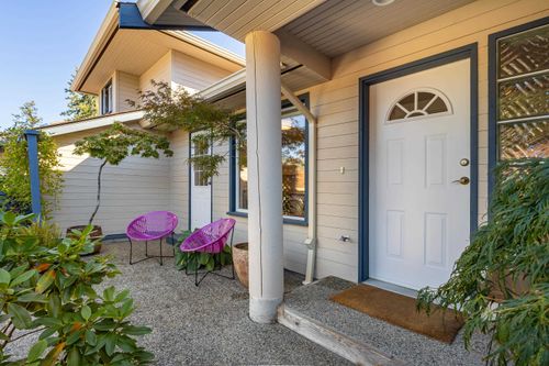 8-5768 Marine Way, Sechelt, BC, V7Z0K4 | Card Image