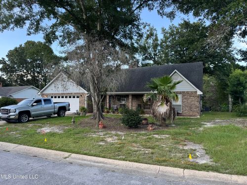 6233 Moreton Pl, Ocean Springs, MS, 39564-2740 | Card Image