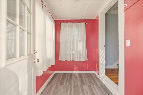 65 Maple Ave, Middletown, RI, 02842-4832 | Card Image