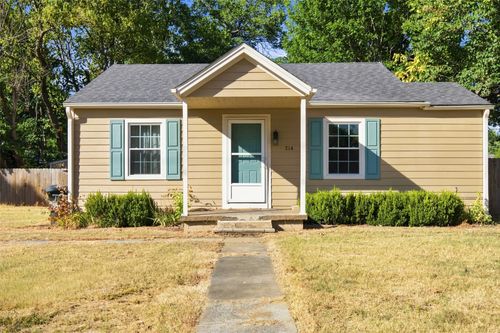 214 W 7th St, Claremore, OK, 74017-6010 | Card Image
