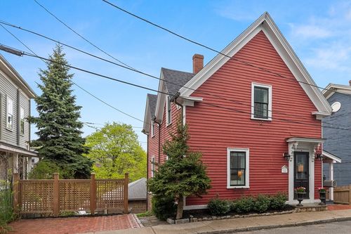 6 Gifford Ct, Salem, MA, 01970-2211 | Card Image