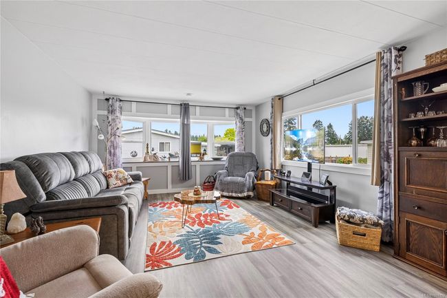 Living Room | Image 9