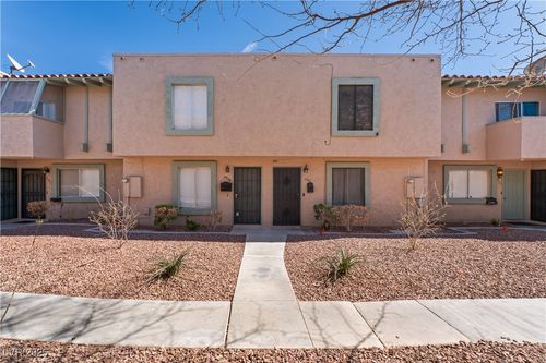5939 Vegas Dr, Las Vegas, NV, 89108-2422 | Card Image