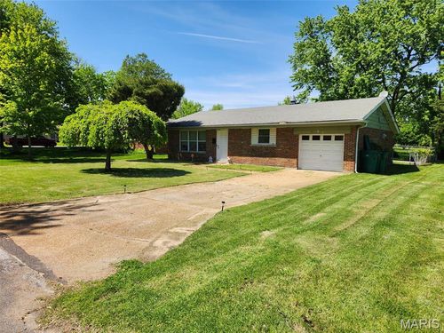 817 Lebon Dr, Saint Louis, MO, 63137-2724 | Card Image