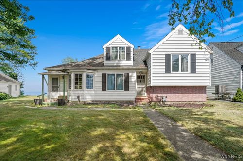 4922 Clifton Pkwy, Hamburg, NY, 14075-3342 | Card Image